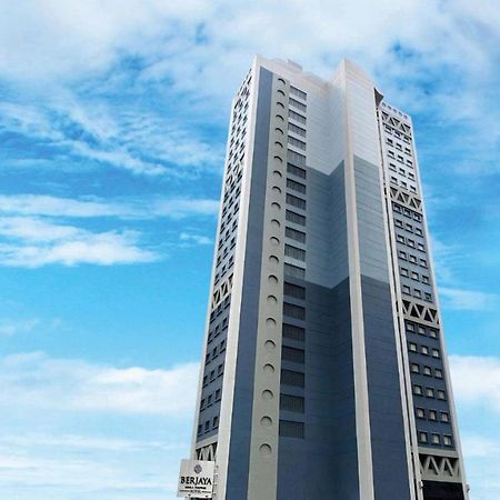 فندق بيرجايا ماكاتي المظهر الخارجي الصورة